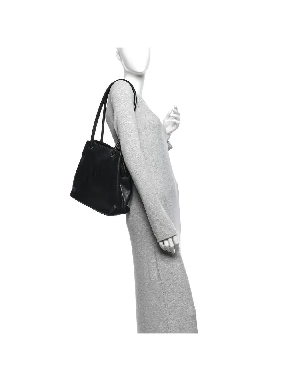 CHANEL indulge timeless